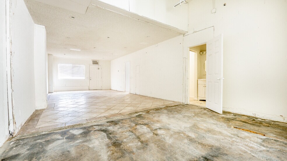 More Photos Of 343 N Clark Ave, Pomona Warehouse For Sale