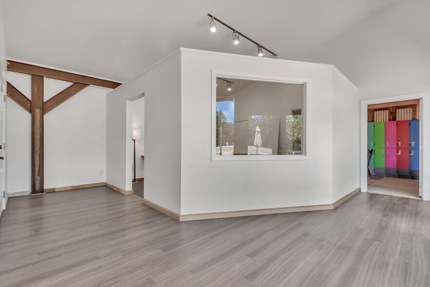 More Photos Of 4002 E Highway 290, Dripping Springs Freestanding For Sale