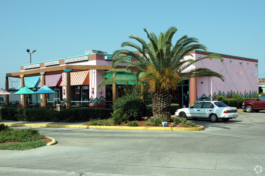 More Photos Of 9220 Gulf Fwy, Houston Freestanding For Lease