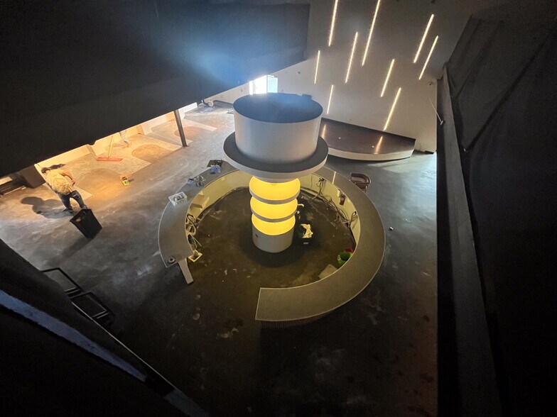 More Photos Of 5316 Washington Ave, Houston Bar For Lease