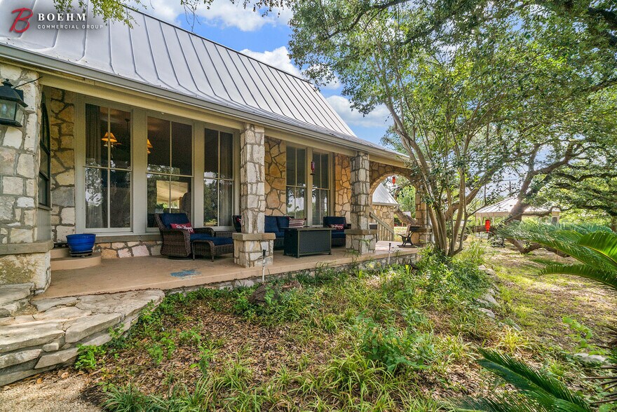 More Photos Of 137 Old San Antonio Rd, Boerne Apartments For Sale