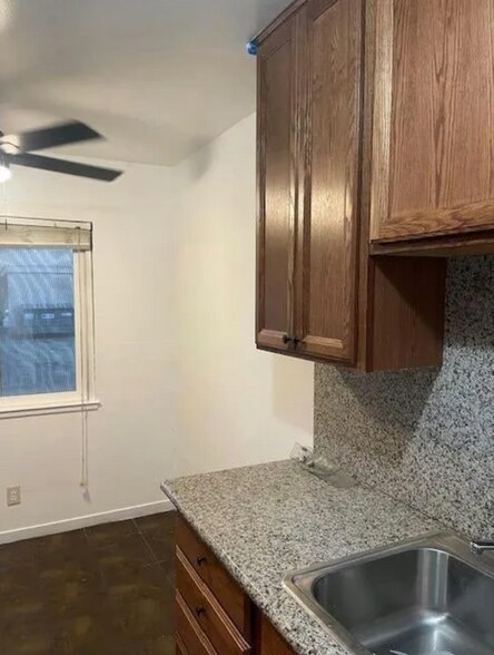 More Photos Of 218 W K St, Los Banos Apartments For Sale