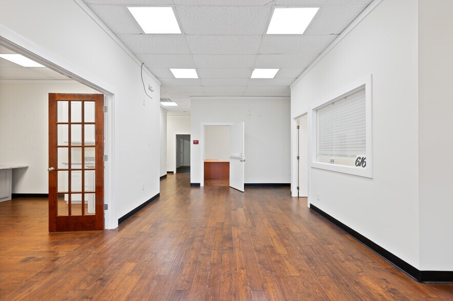 More Photos Of 616 Bay St, Brunswick Warehouse For Lease