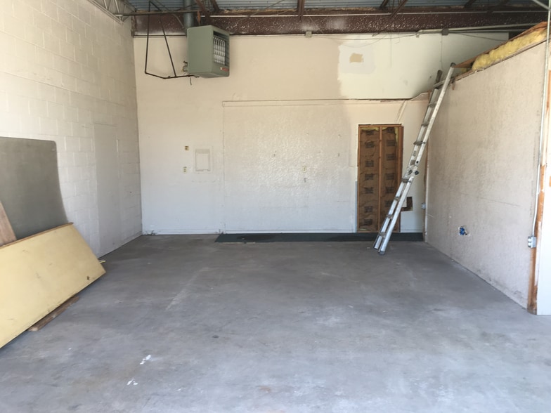 More Photos Of 3920 Classen Blvd, Norman Industrial For Lease