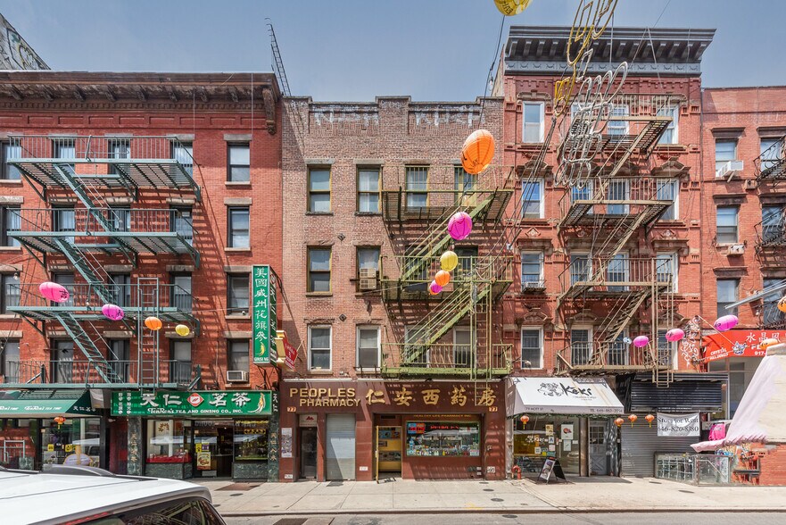 Primary Photo Of 77 Mott St, New York Storefront Retail Office For Lease