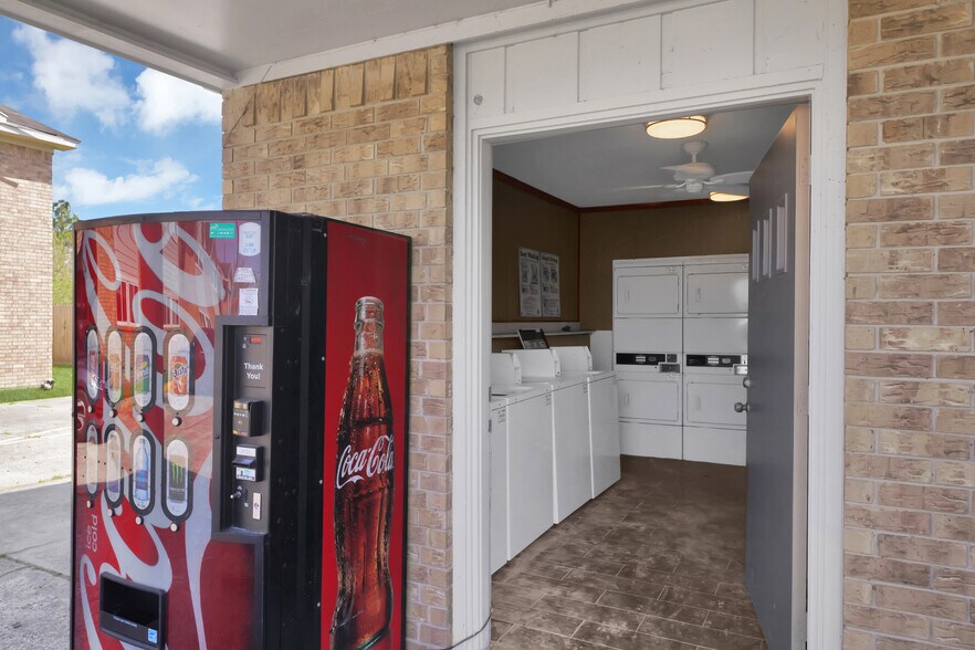 More Photos Of 6205 Jackson Rd, Hitchcock Apartments For Sale