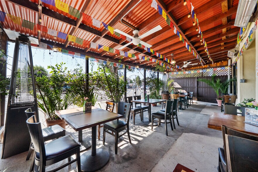 More Photos Of 10853-10855 Venice Blvd, Los Angeles Freestanding For Sale