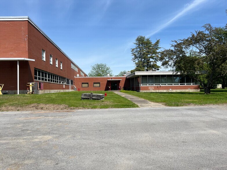 More Photos Of 49 Geyser Rd, Saratoga Springs Manufacturing For Lease