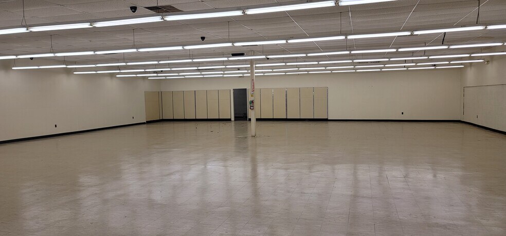 More Photos Of 101 US Highway 41 Alt S Hwy, Providence Storefront For Lease