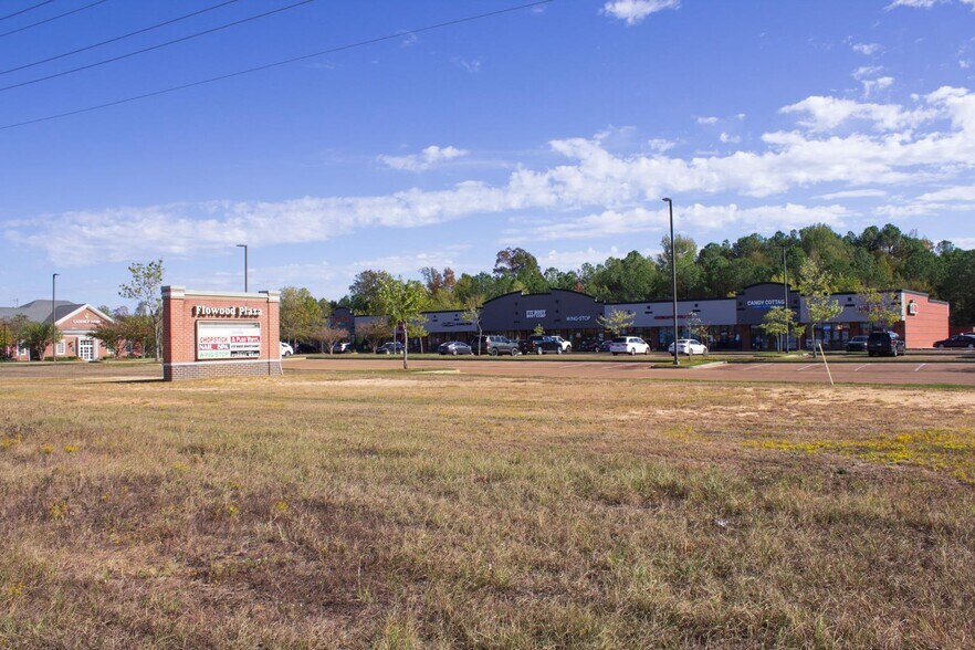 More Photos Of 901 Lakeland Dr, Jackson Unknown For Lease