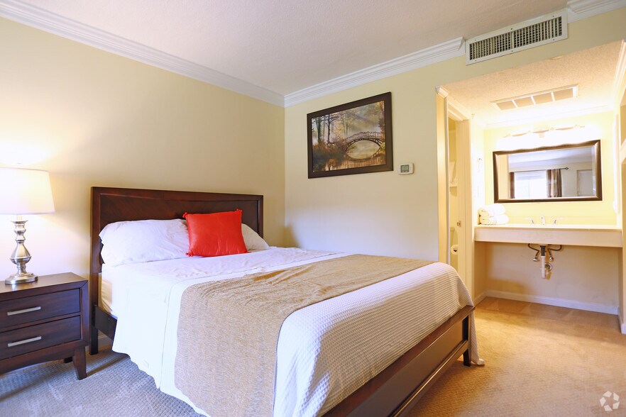 More Photos Of 3501 E Independence Blvd, Charlotte Apartments For Sale