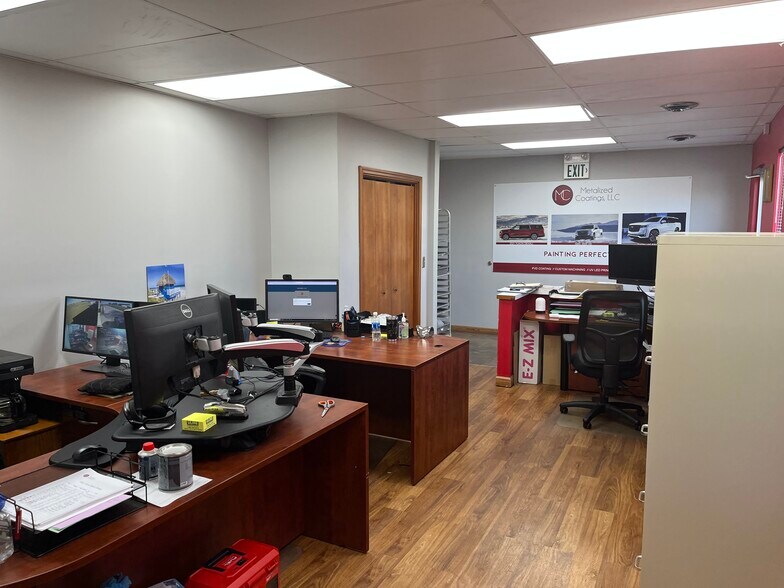 More Photos Of 1540 Genesis Dr, La Porte Service For Lease