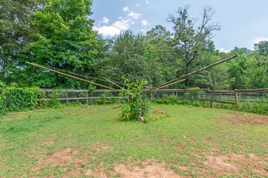 More Photos Of 1358 W Highway 5, Roopville Specialty For Sale