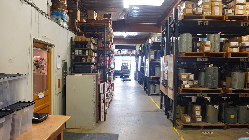 More Photos Of 15512 Vermont Ave, Paramount Warehouse For Sale