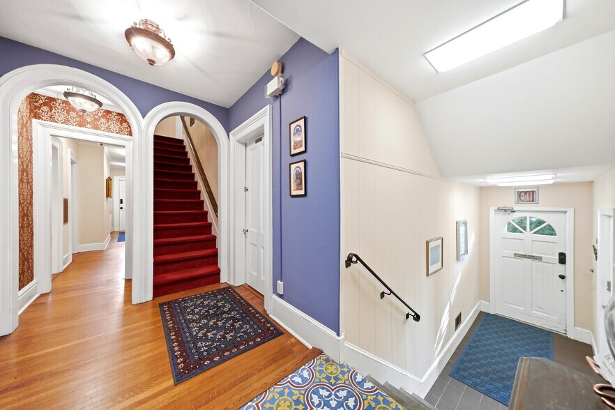 More Photos Of 168 Main St, Huntington Office For Lease