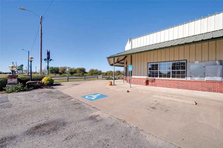 More Photos Of 101 Gene Autry dr, Tioga Office For Lease