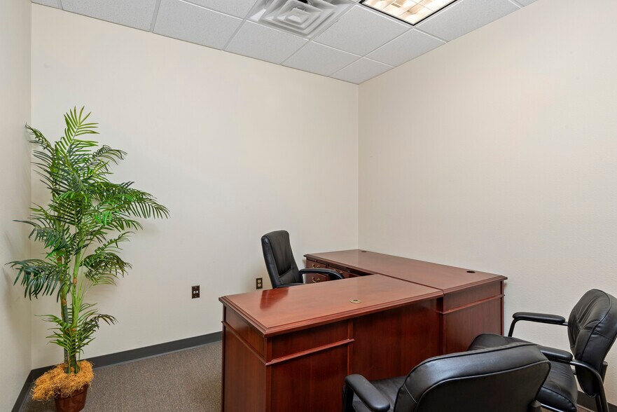 More Photos Of 8206 Louisiana Blvd NE, Albuquerque Coworking Space