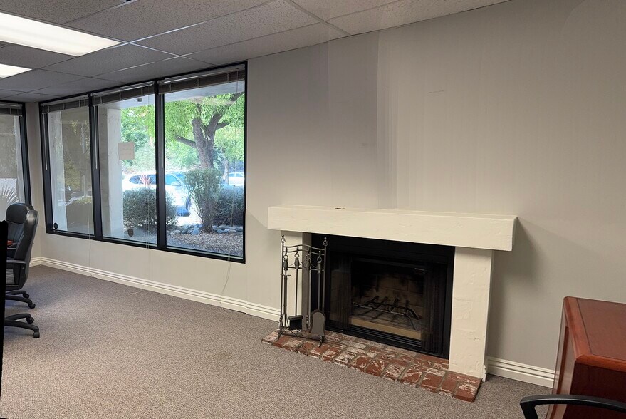 More Photos Of 30423 Canwood St, Agoura Hills Office For Sale