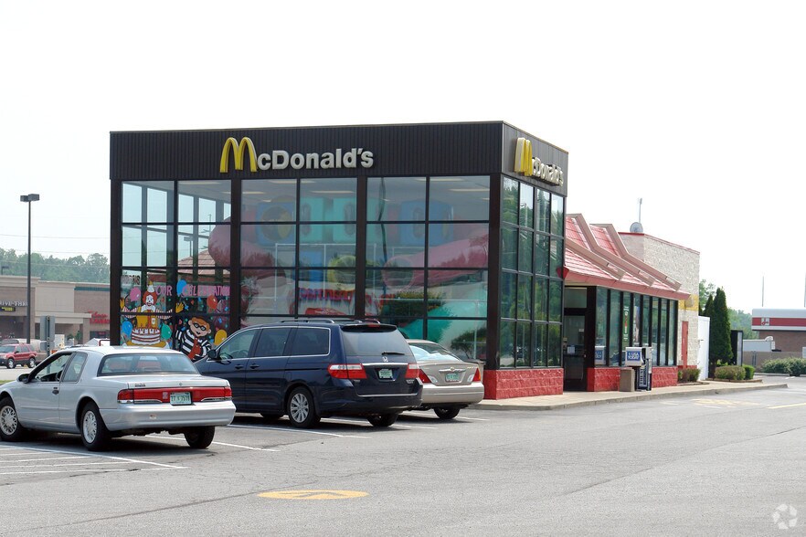 More Photos Of 9737-9811 Fall Creek Rd, Indianapolis Unknown For Lease