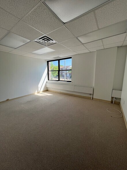 More Photos Of 205-07 Hillside Ave, Hollis Storefront Retail Office For Lease