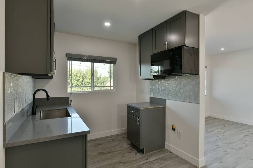 More Photos Of 6221 Corona Ave, Bell Apartments For Sale