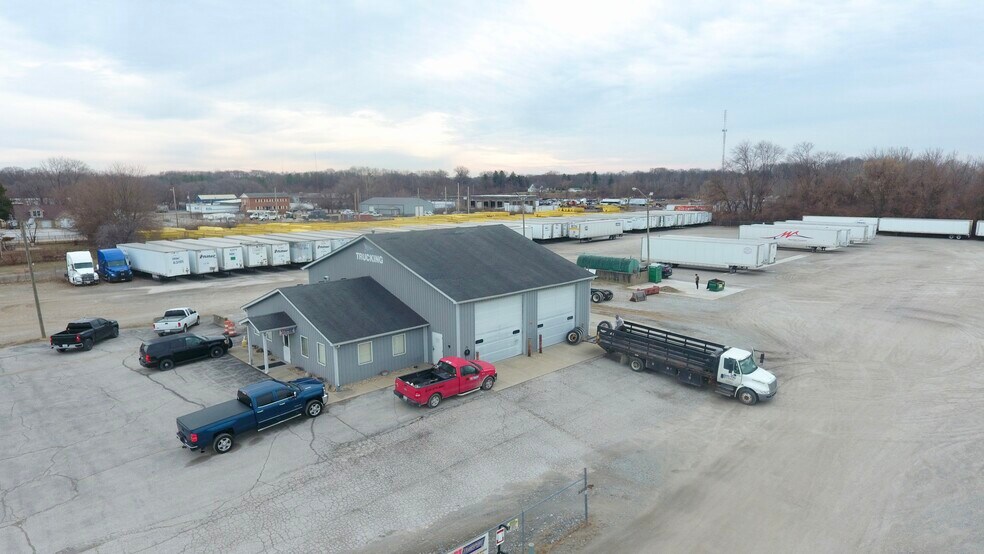 More Photos Of 905-909 W Troy Ave, Indianapolis Service For Lease