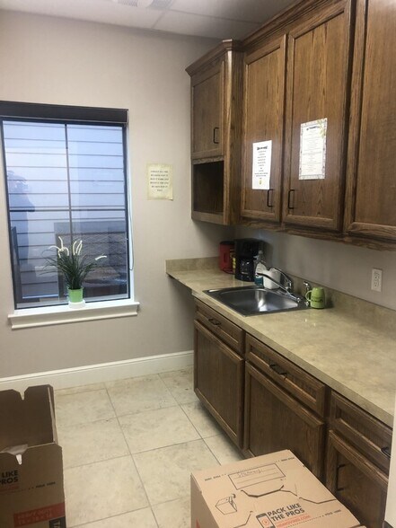 More Photos Of 456 Park Grove Dr, Katy Medical For Lease