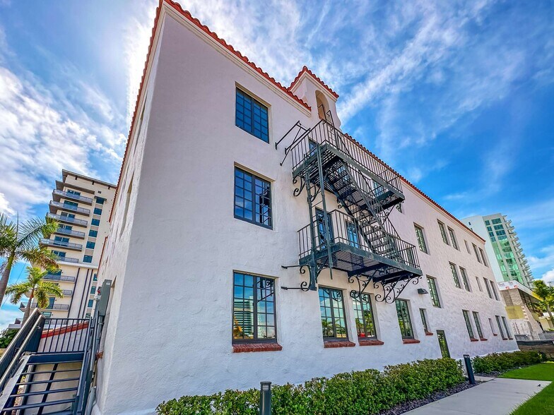 More Photos Of 601 Quay Commons, Sarasota Office For Sale