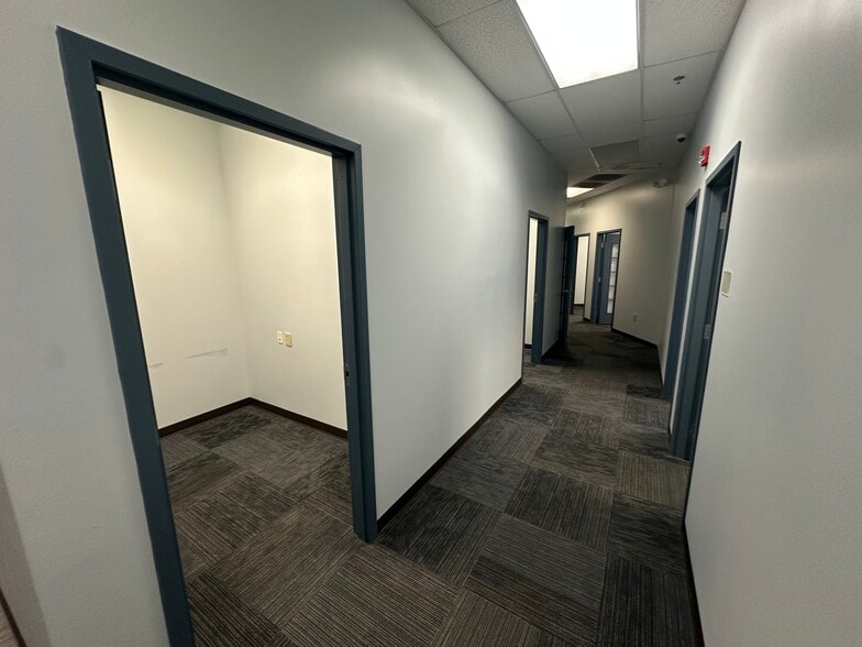 More Photos Of 7752-7756 Gateway Ln, Concord Medical For Lease