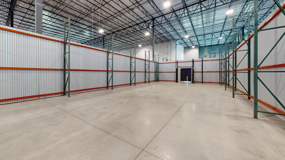 More Photos Of 2700 Louis Henna Blvd, Round Rock Warehouse For Lease