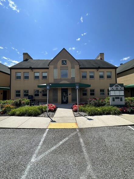 Primary Photo Of 1212 York Rd, Lutherville Medical For Lease