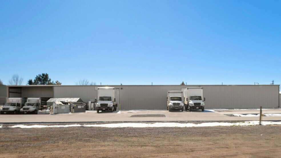 More Photos Of 400 Kristen Ct, Montrose Showroom For Lease