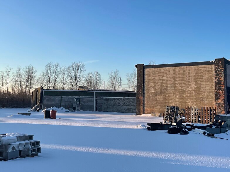 More Photos Of 20263 Hoover St, Detroit Warehouse For Sale