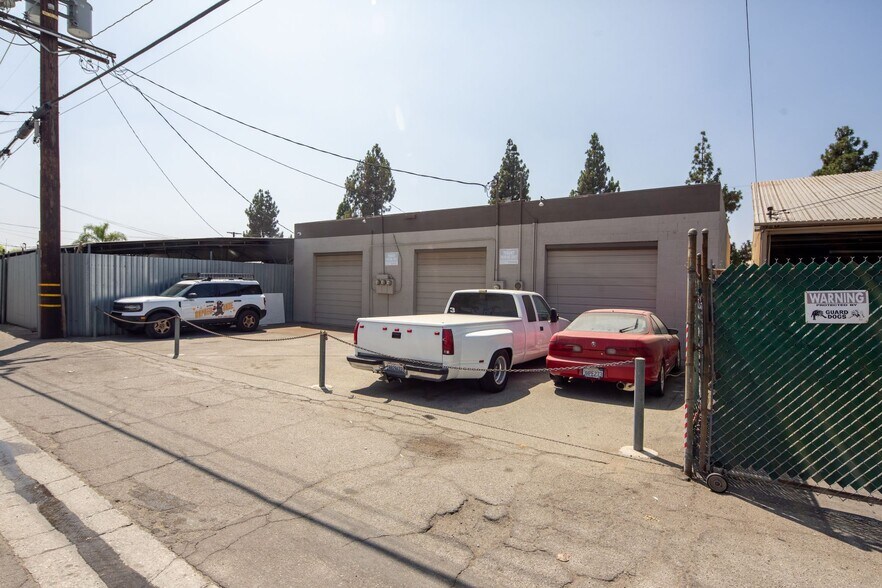 More Photos Of 230 S Motor Ave, Azusa Warehouse For Lease