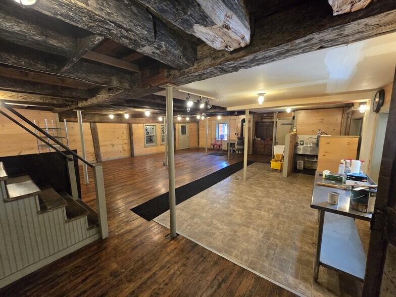 More Photos Of 49 Water St, Wiscasset Storefront Retail Residential For Sale