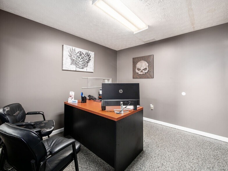 More Photos Of 31 S Ludlow Rd, Urbana Auto Repair For Sale