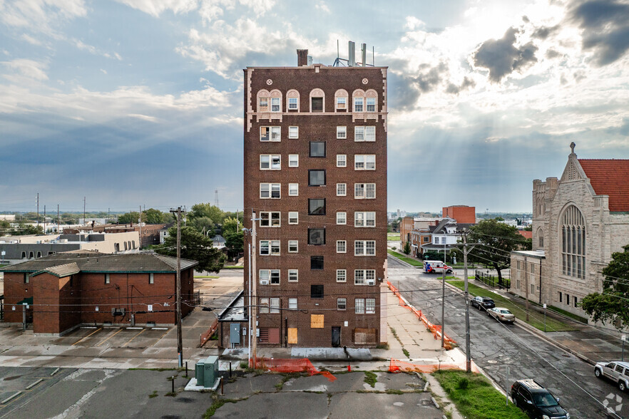 More Photos Of 222 E Elm St, Wichita Apartments For Sale