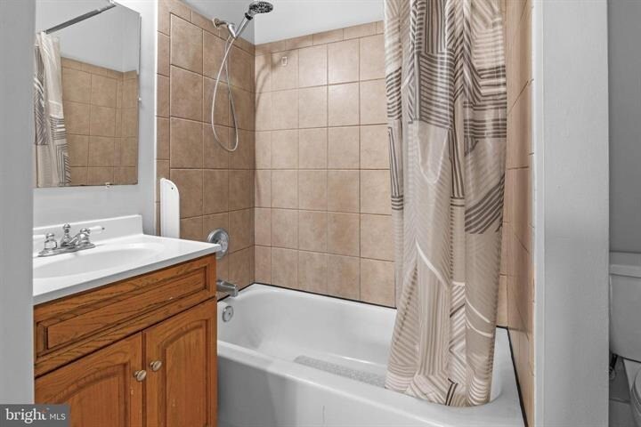 More Photos Of 2112 Fleet St, Baltimore Bar For Sale