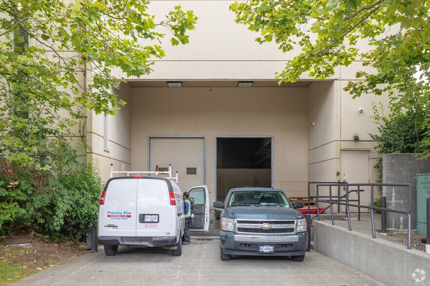 More Photos Of 758 Harbourside Dr, North Vancouver Warehouse For Lease