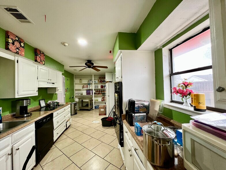 More Photos Of 208 S Allen Heights Dr, Allen Daycare Center For Sale