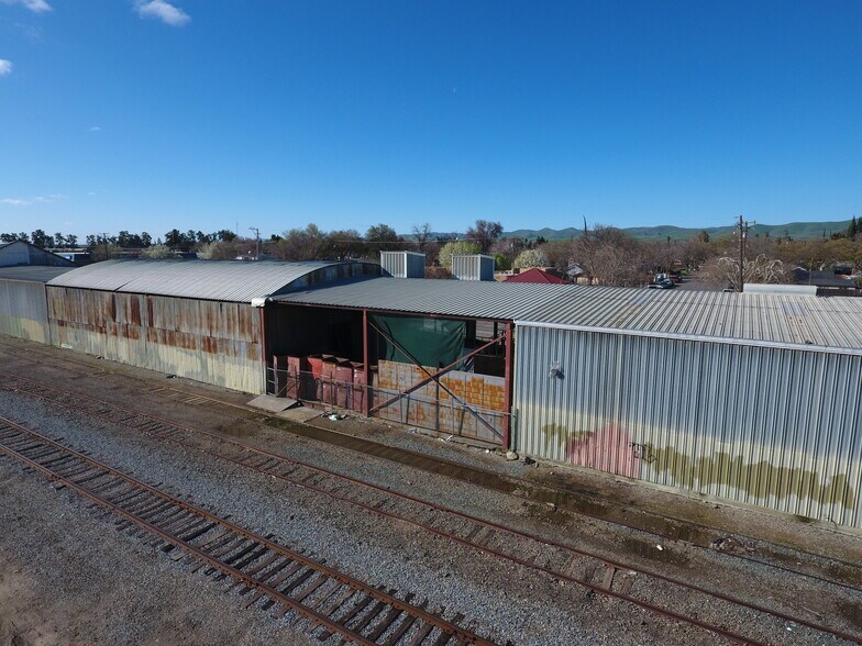 More Photos Of 420 S 2nd St, Patterson Warehouse For Lease