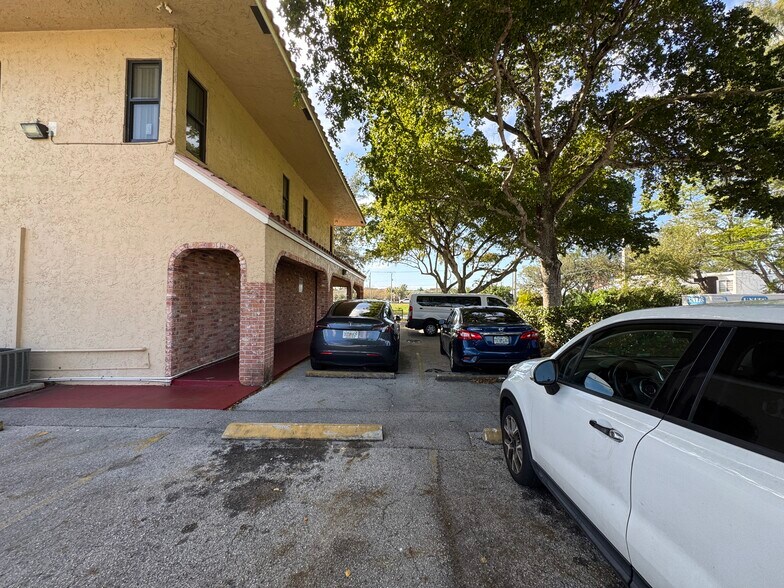 More Photos Of 7710 NW 56th Way, Pompano Beach Storefront Retail Residential For Lease