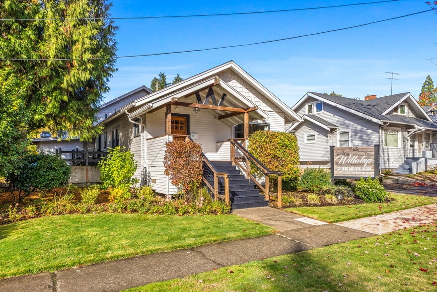 More Photos Of 765 Liberty St SE, Salem Freestanding For Sale