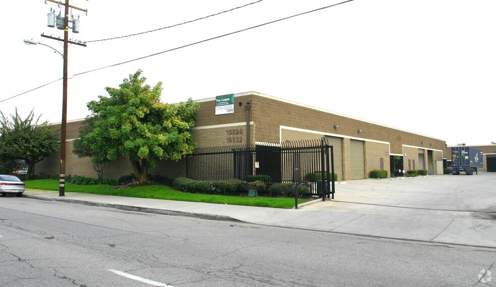 More Photos Of 15832 S Broadway St, Gardena Warehouse For Lease