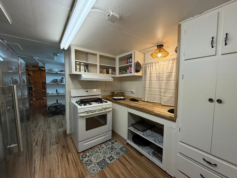 More Photos Of 51815 Kenai Spur Hwy, Kenai General Retail For Sale