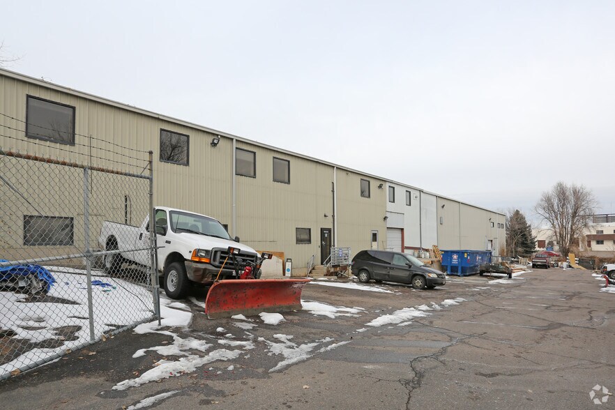 More Photos Of 1795 W Yale Ave, Englewood Warehouse For Lease