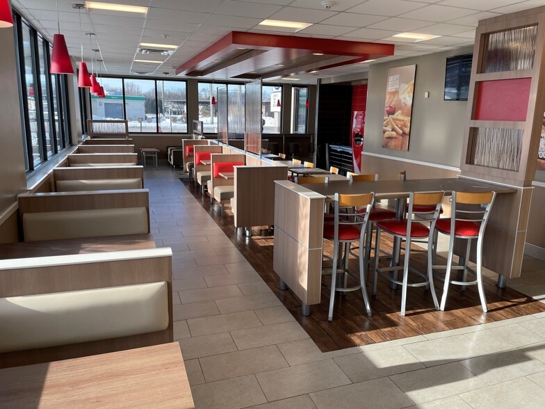 More Photos Of 250 Virginia St, Crystal Lake Fast Food For Sale