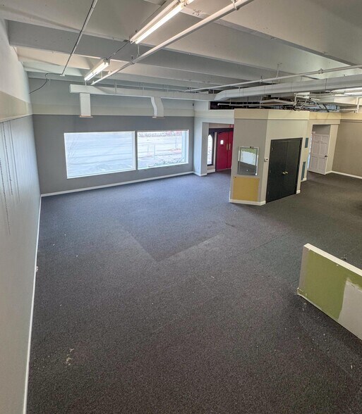 More Photos Of 2002 2nd St SW, Rochester Storefront Retail Office For Sale