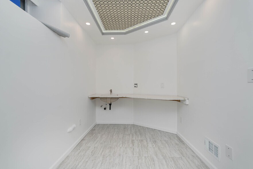 More Photos Of 1330-1332 Rockland Ave, Staten Island Medical For Lease