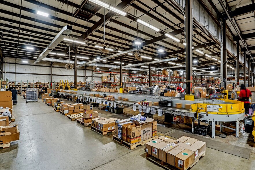 More Photos Of 266 Eastgate Dr, Danville Warehouse For Sale